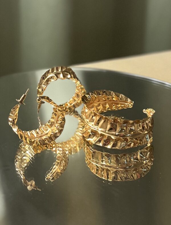 GC Gold Polished Brass Pleated Earrings and Bangle Set - Image 3